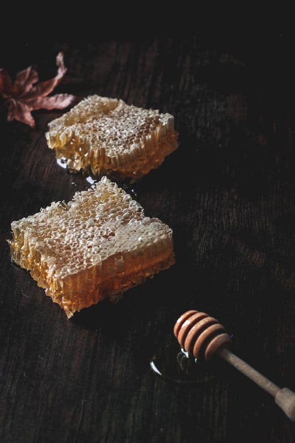 Raw Acacia Honeycomb - 250g