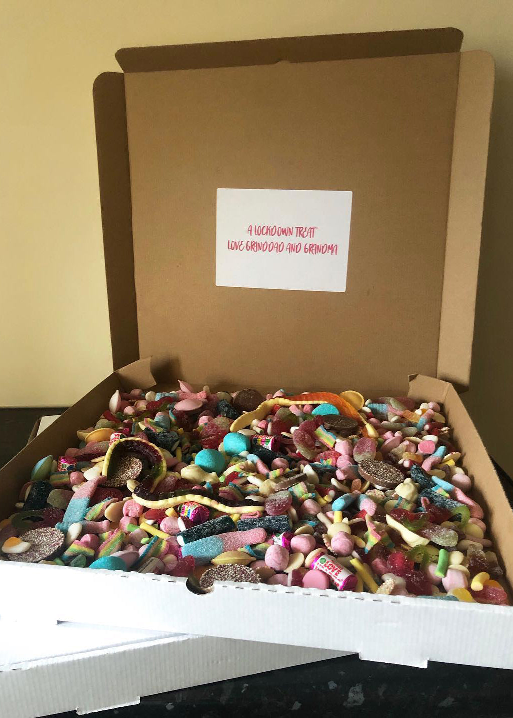 The 4KG Sweet Box